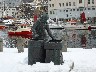 Statue of lady salting herrings