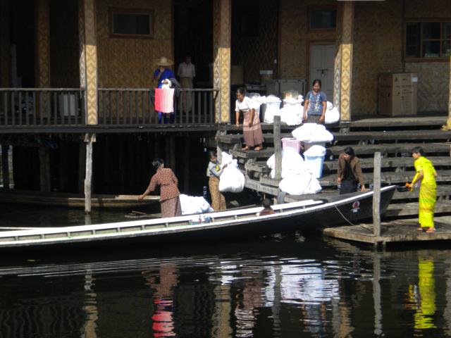 ../photos/burma/Hugh/DSCN2442.jpg?t=1740328705