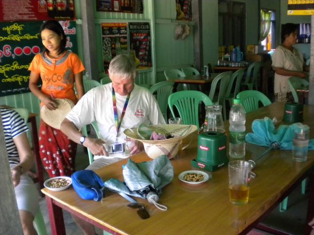 ../photos/burma/Hugh/DSCN2857.jpg?t=1740328171