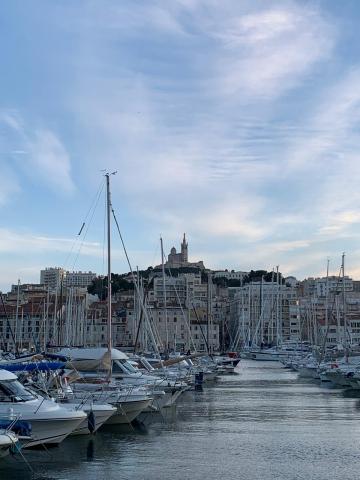 ../photos/marseille/Sarah/WhatsApp_Image_2024-12-07_at_13.39.25__2_.jpg?t=1746348714