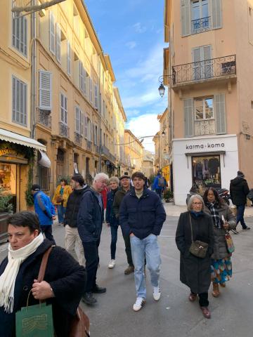 ../photos/marseille/Sarah/WhatsApp_Image_2024-12-07_at_13.51.45__1_.jpg?t=1746348714
